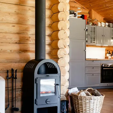 Authentic Log House Amid Evergreens In Vendsyssel Casa de Férias *