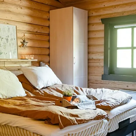 Authentic Log House Amid Evergreens In Vendsyssel Casa de Férias *