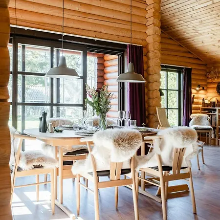 Casa de Férias Authentic Log House Amid Evergreens In Vendsyssel