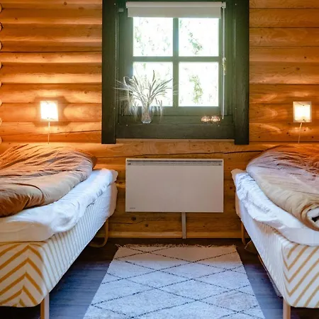 Authentic Log House Amid Evergreens In Vendsyssel Casa de Férias *