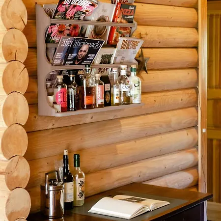 Authentic Log House Amid Evergreens In Vendsyssel Casa de Férias