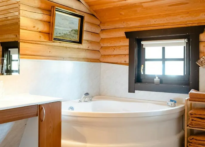 Authentic Log House Amid Evergreens In Vendsyssel Дом отдыха Fjerritslev